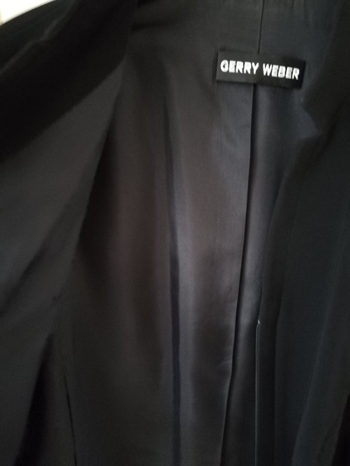 schicker Hosenanzug von Gerry Weber, schwarz, Gr.48, Damen in Herford