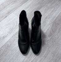 Stiefelette, schwarz, Gr 39, sehr guter Zustand Schleswig-Holstein - Bargfeld-Stegen Vorschau