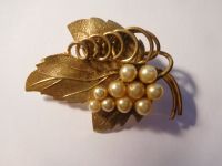 Goldbrosche mit Perlen Vintage - kein Echtgold Rheinland-Pfalz - Walsdorf Eifel Vorschau