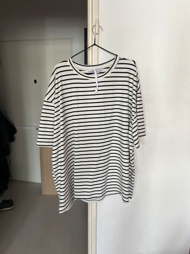 Primark T-Shirt Tunika Oberteil Gr.XL gestreift marine weiß NEU in Berlin