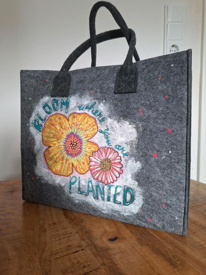 Filztasche Bine Brändle Handmade Blüten in Vahlbruch