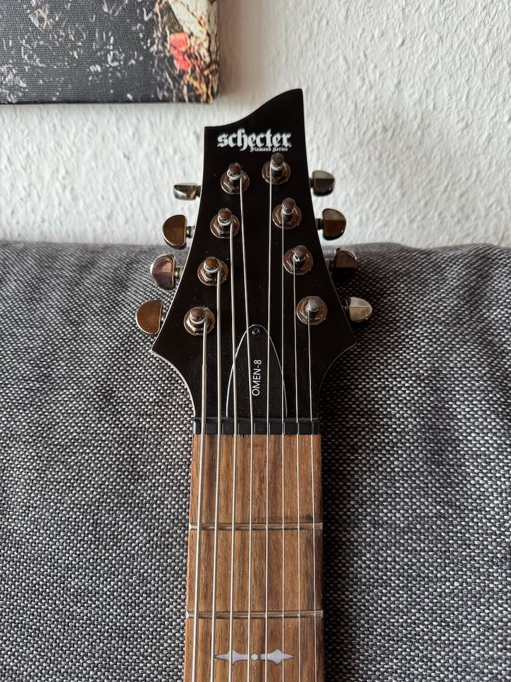 Schecter Omen 8 Walnut 8 String Guitar Diamond Series in Bielefeld