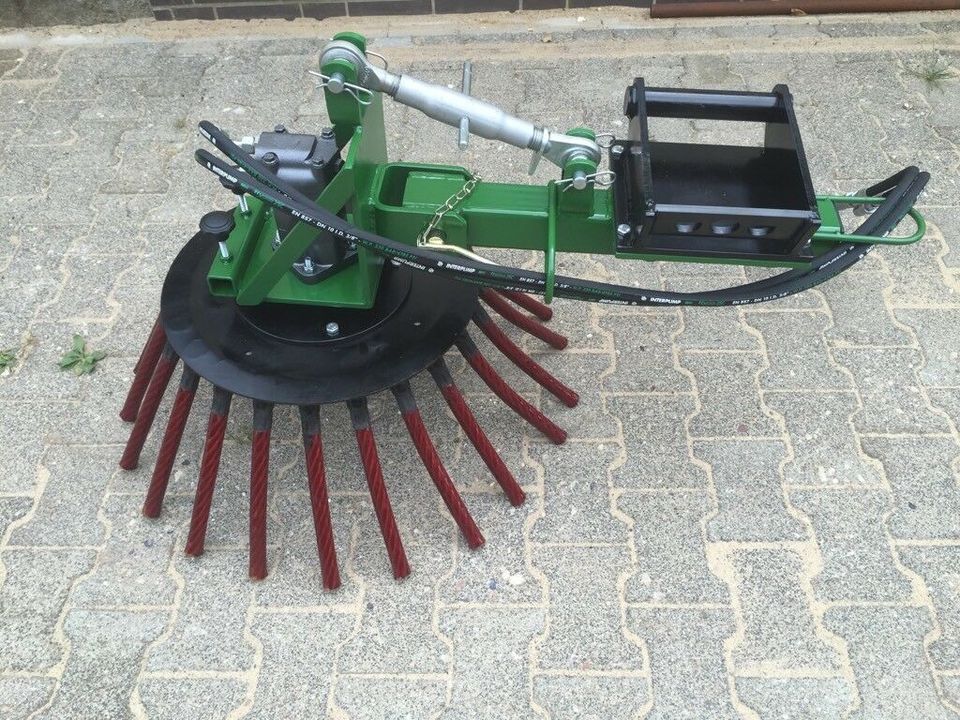 Neu Hydraulische Wildkrautbürste Unkrautbürste für Minibagger Neu in Großenaspe