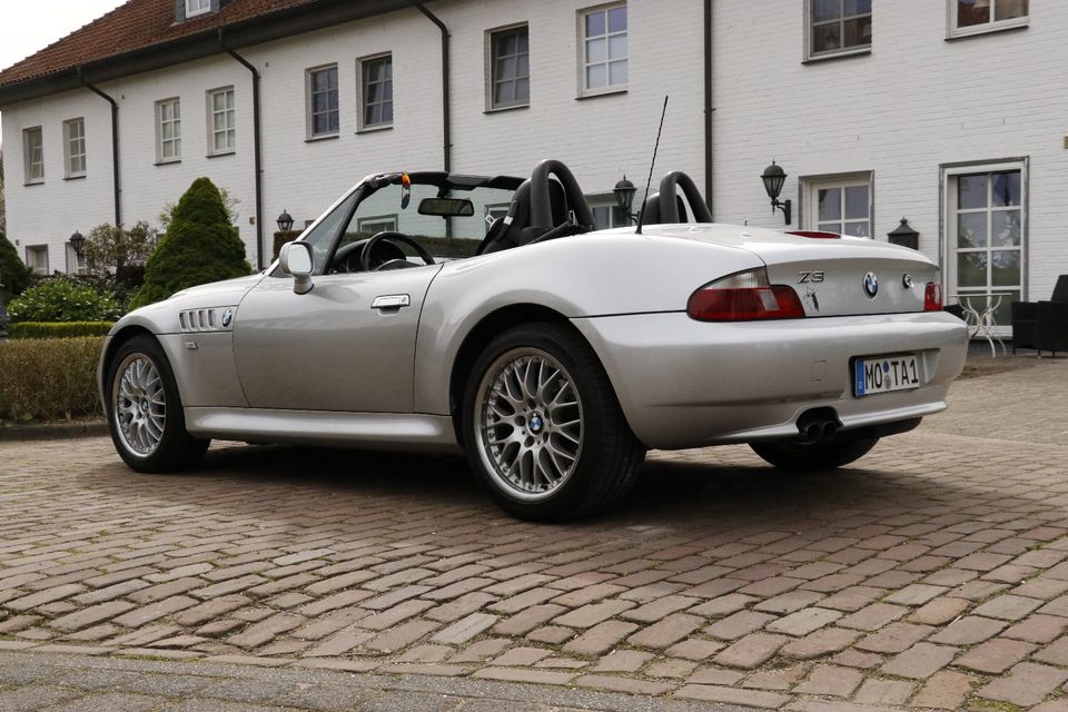 BMW Z3 Roadster 2.0 Facelift 2-teilige BBS, Bestzustand Tüv 04/26 in Neukirchen-Vluyn