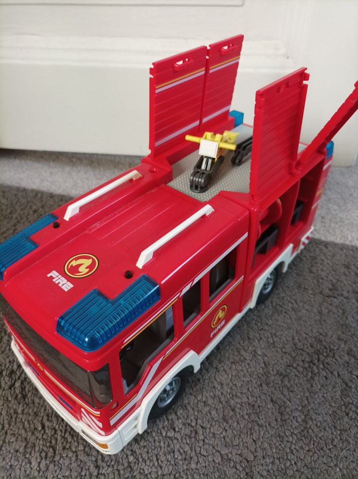 Feuerwehr-Rüstfahrzeug Artikelnummer: 9464 in Bad Schwartau