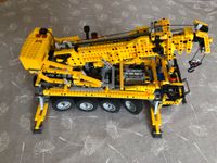 LEGO TECHNIC - Großer Autokran mit Motor und Pneumatik Bayern - Erlangen Vorschau