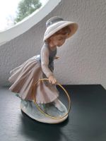 Porzellanfigur Nao Lladro Spanien "Mädchen mit goldenen Reifen" Nordrhein-Westfalen - Soest Vorschau