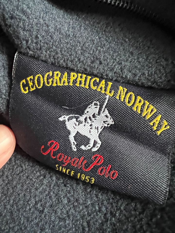 Geographical Norway Weste Volvo Größe S Polo Neu in Burgstädt