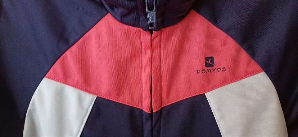 Decathlon Domyos Sweatjacke Mädchen Gr. 110/113 in Ostelsheim