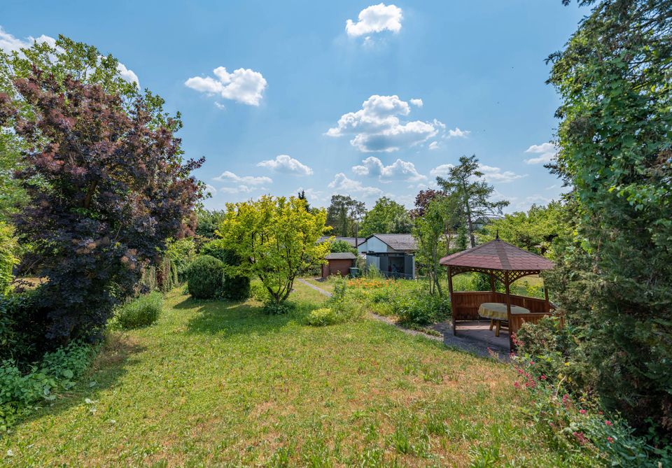 *VERKAUFT* Einfamilienhaus mit zwei Wohnebenen, großer Garten, Balkon & Garage in Schwieberdingen