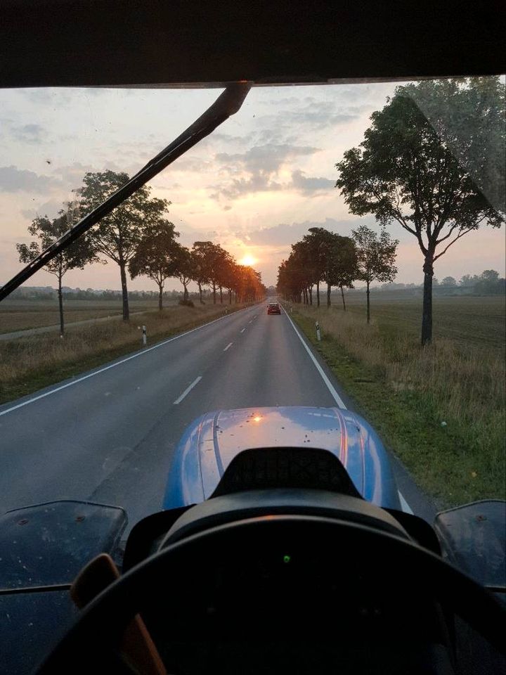 Agrarservice,Schlepper, Erdmulde, Tieflader mieten, Häckselwagen zu vermieten, Silagetransport, Mais transport, Mähen und Mulchen, Güllezubringer in Würzburg