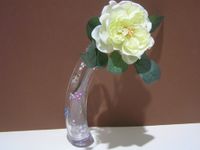 Glasbogenvase mit Straßsteinen und Textilrose -unbenutzt- Bayern - Erlabrunn Vorschau