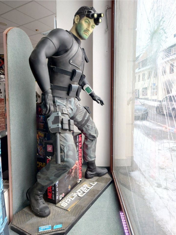 Oxmox Figur Sam Fischer (Splinter Cell) lebensgroß 170cm in Thermalbad Wiesenbad