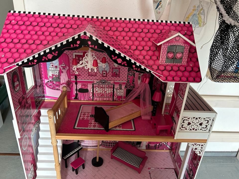 Verkaufen Barbie Puppenhaus von Kidscraft in Bernau