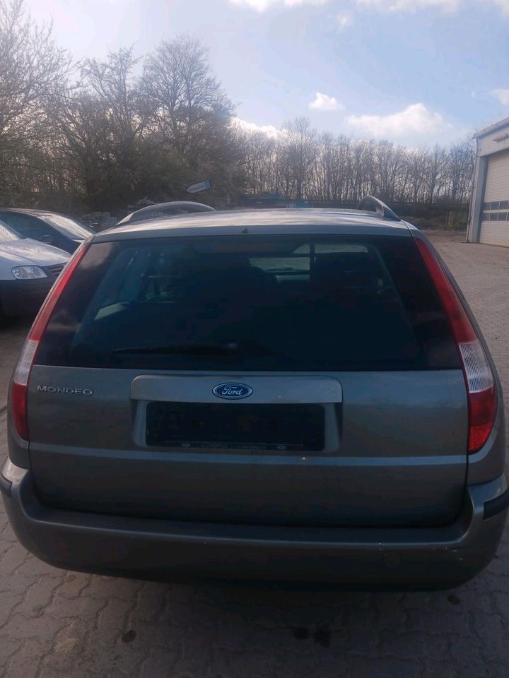 Ford Mondeo in Pampow