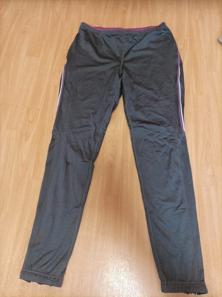 Sportleggings 3/4 H&M Gr.170 in Berlin