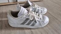 Weißes Adidas Sneaker mit silbernen Glitzer Niedersachsen - Emmerthal Vorschau