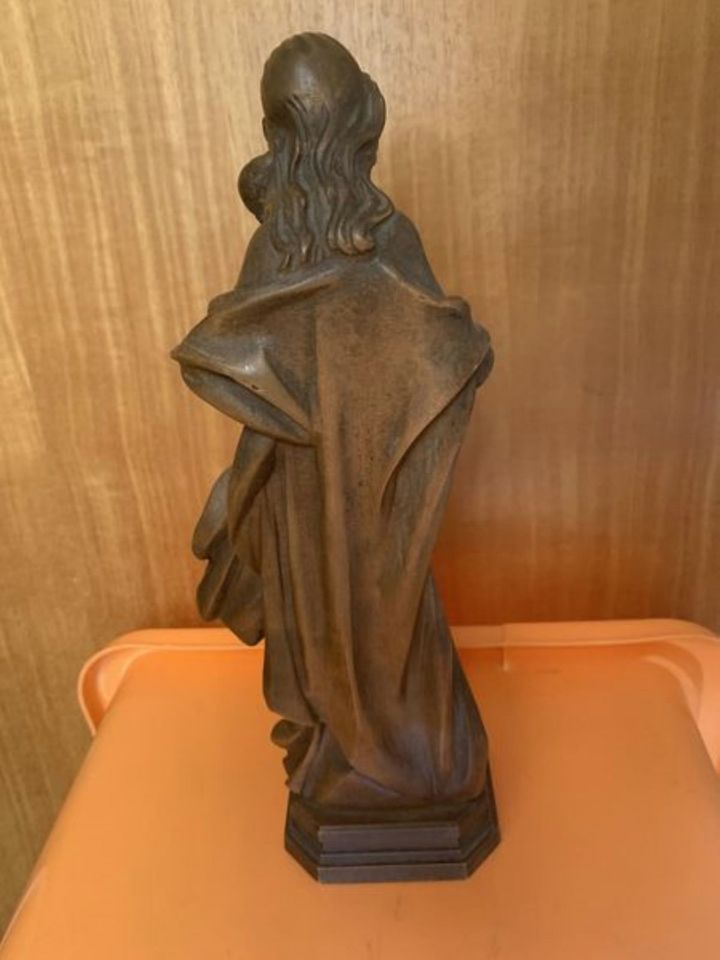 Madonnenfigur mit Kind 31 cm hoch in Bordesholm