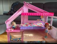 Barbie Malibu Haus mit Barbies , Auto und Kleiderschrank München - Schwabing-Freimann Vorschau