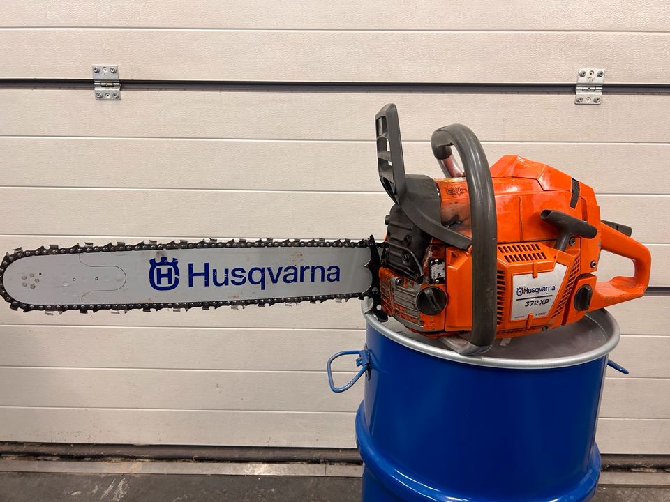 Kettensäge Fällsäge Husqvarna 372xp frischer Service in Moringen