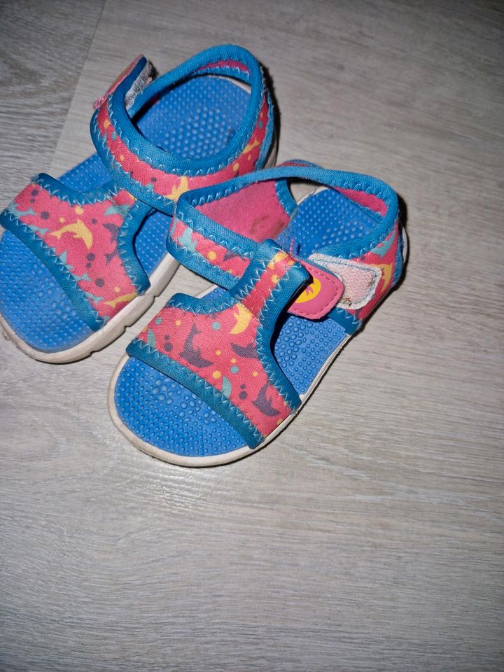 Mädchen sandalen gr. 25 in Aachen