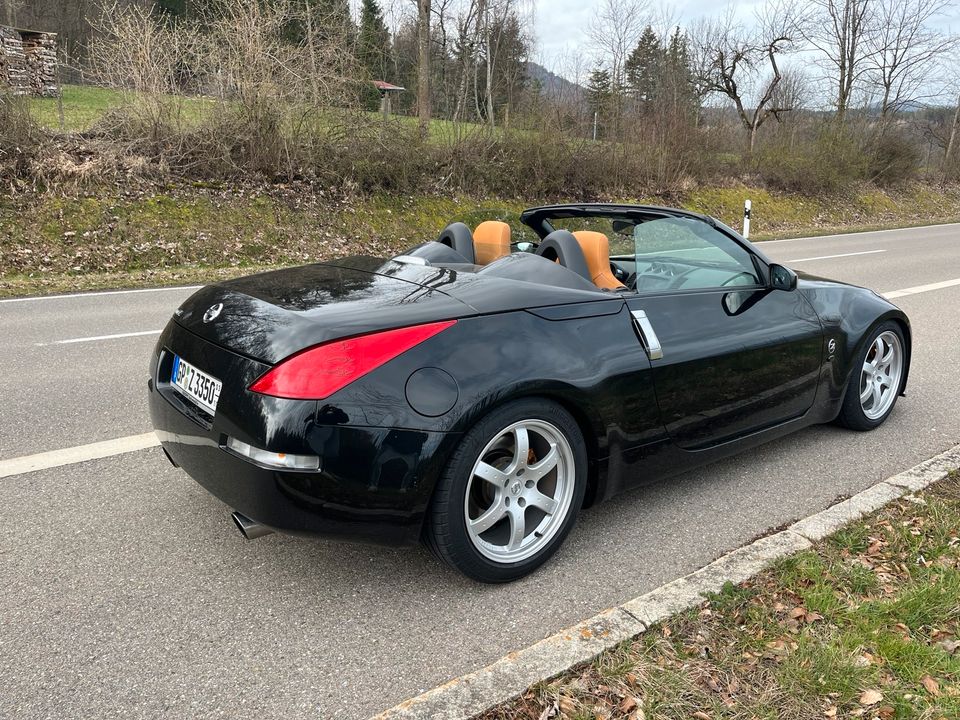 Nissan 350Z Roadster VQ35HR 313 PS RAYS in Hohenstadt