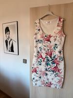 Amisu Damen Sommer Kleid Gr.38 Nordrhein-Westfalen - Hiddenhausen Vorschau