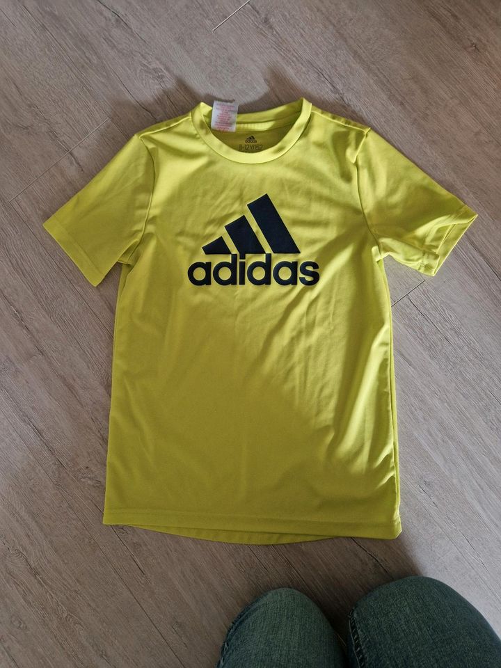 Fussball Shirts Nike Adidas in Leverkusen