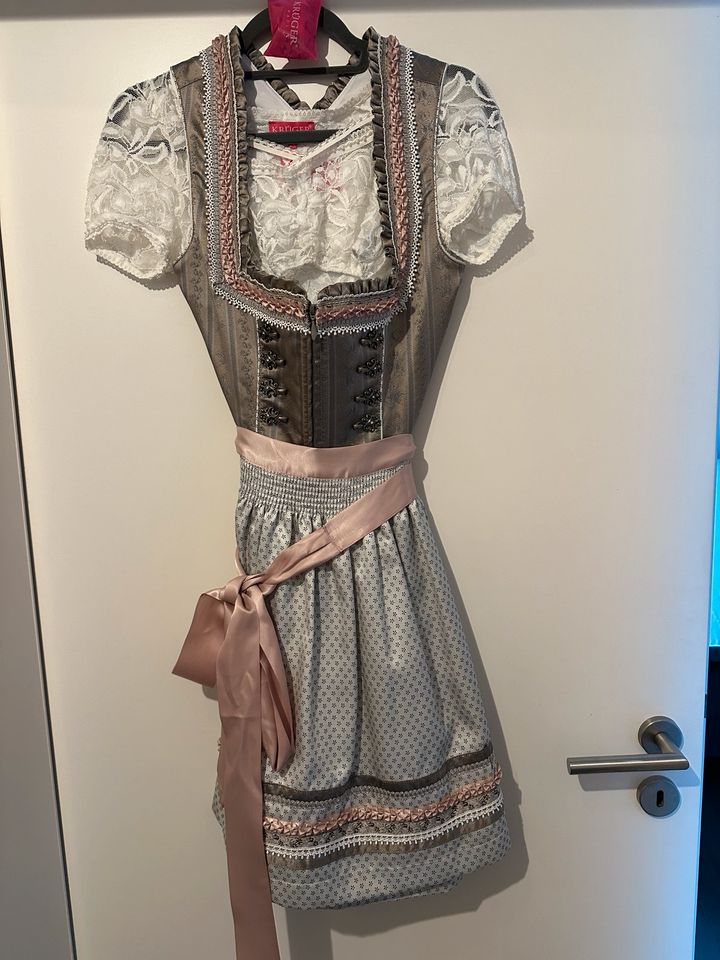 Krüger Dirndl + Bluse in Bad Waldsee