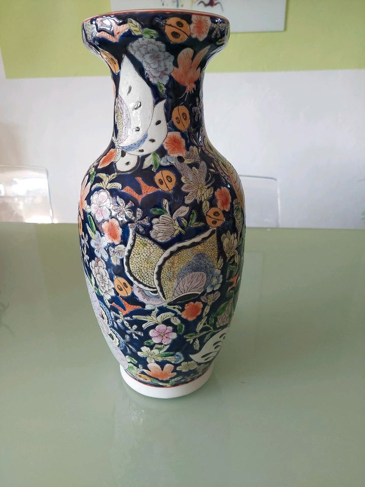 Alte chinesische asiatische Vase top Blumen Goldrand in Bergisch Gladbach
