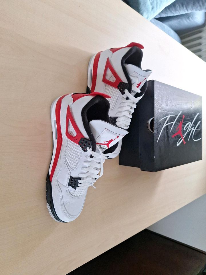 Nike Jordan 4 Retro White Fire Red-Black US 8,5 Größe 42 Neu in Kulmbach