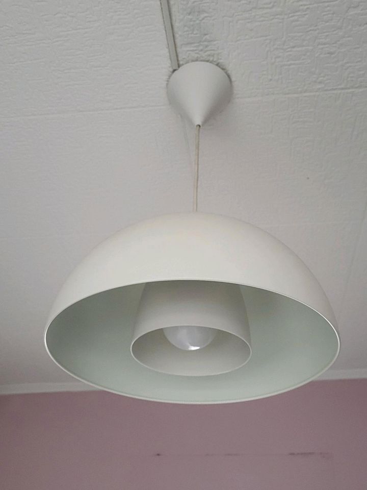 Ikea Hängeleuchte Lampe weiß in Bornheim