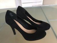 H&M Pumps Premium Qualität neuwertig Gr. 39 Baden-Württemberg - Ettlingen Vorschau