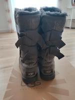 UGG Boots mit Schleifen, gr. 37 Nordrhein-Westfalen - Siegburg Vorschau