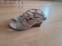 Sommerschuhe von Tomaris  offen mit Keilabsatz gr38/39 Niedersachsen - Bad Iburg Vorschau