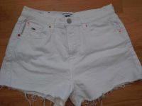 Tommy Jeans Shorts Hose kurz Hotpants weiß Gr. S 26 Bayern - Augsburg Vorschau