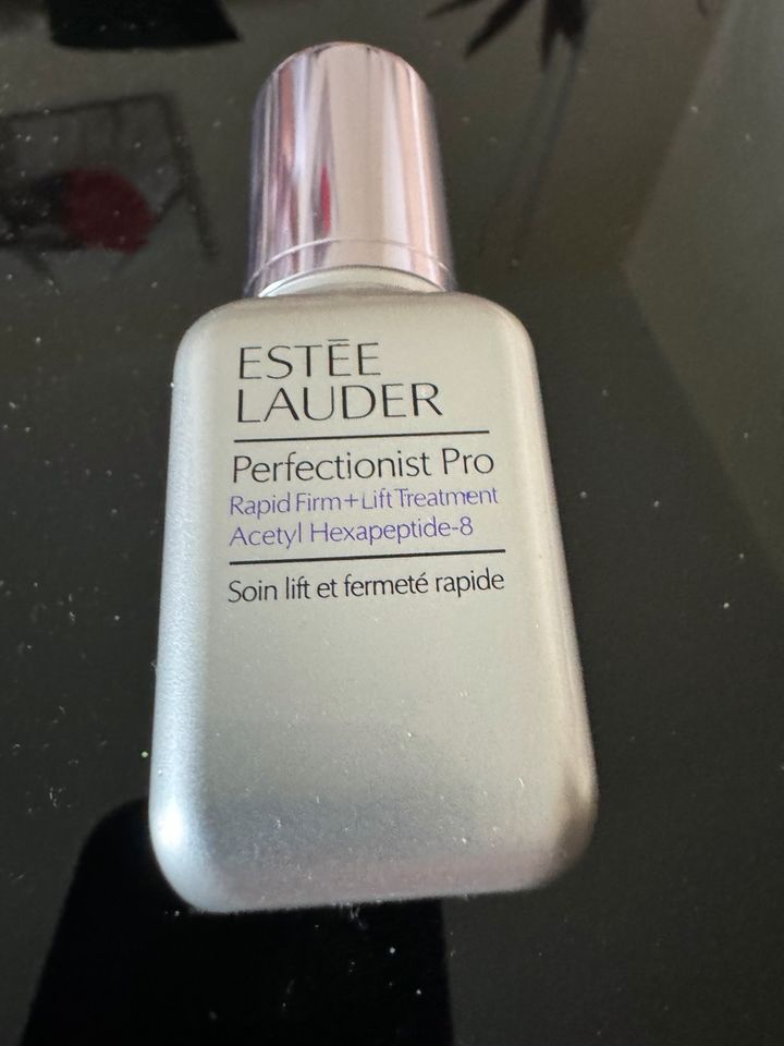 Estee Lauder Perfectionist Pro Rapid Firm + Lift Treatment in Berlin