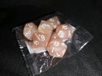 DnD Würfelset Rollenspiel Rosenfarbe Rosa besondere Schrift Nordrhein-Westfalen - Siegburg Vorschau