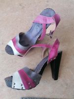 Pumps Plateau Vintage Nieten Neu Größe 39 Rosa Lila Weiß Friedrichshain-Kreuzberg - Kreuzberg Vorschau