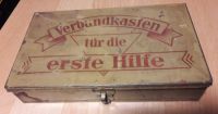 Alter Verbandskasten für die erste Hilfe # über 80 Jahre alt Niedersachsen - Hagenburg Vorschau