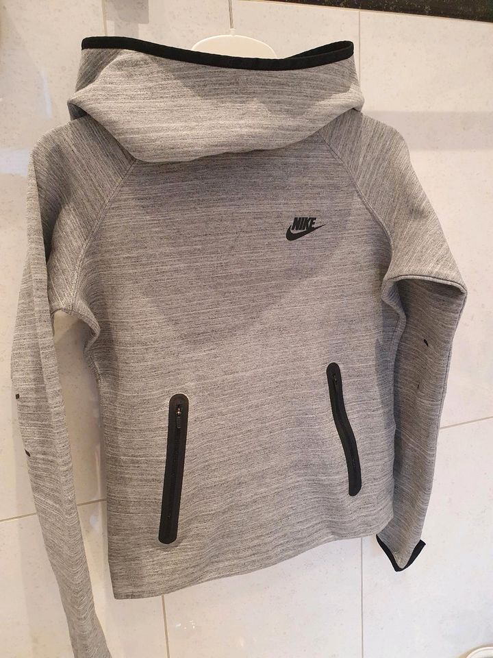 NIKE Hoodie Kapuzenpulli hellgrau in Köln