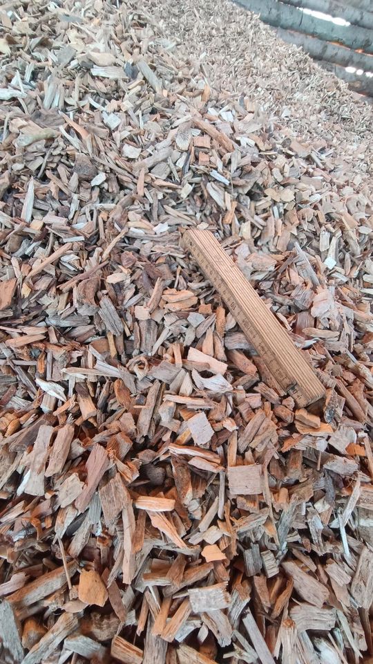 Hackschnitzel G30 Holz häckseln Wood chips in Salgen