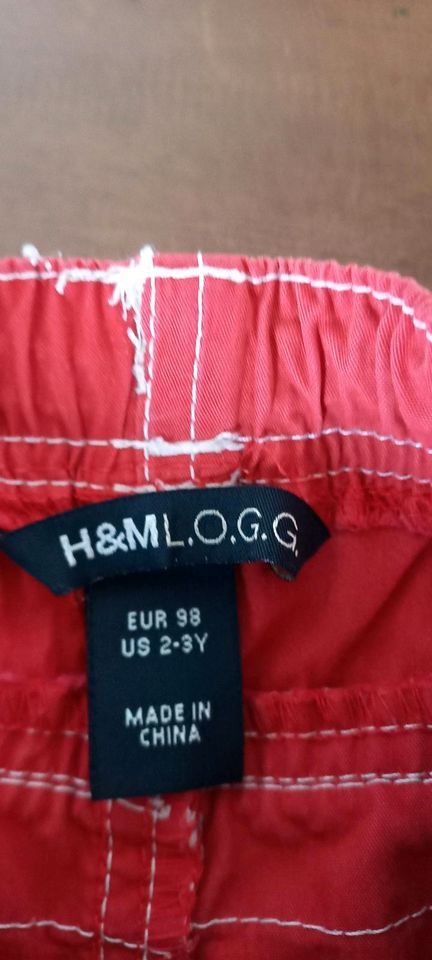 Shorts von H&M Gr 98 in Crossen an der Elster