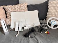Nintendo Wii mit viel Zubehör und vielen Spielen Berlin - Kladow Vorschau