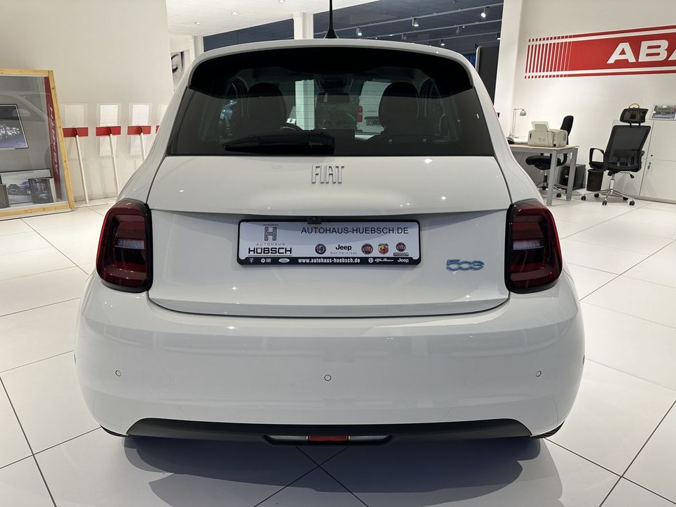 Fiat 500e Elektro Icon LED in Chemnitz