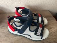 Sandalen Tommy Hilfiger Gr.40 Herren/Jungen Sachsen-Anhalt - Dessau-Roßlau Vorschau