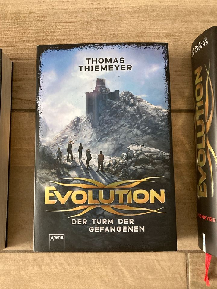 Evolution Bücherreihe in Wiesbaden