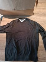 Gr. M 3 x Tommy Hilfiger Pullover schwarz Grau Niedersachsen - Sande Vorschau