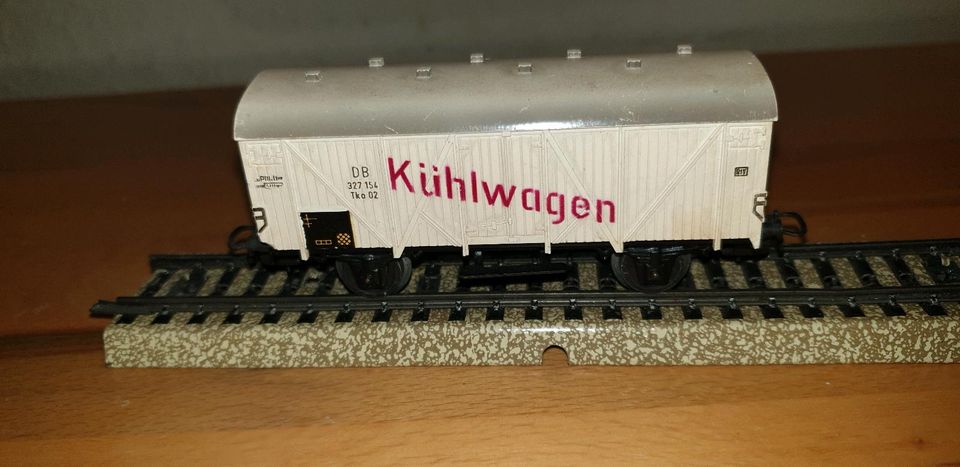 Märklin H0, 2 Waggons: Braunkohlenstaub und Kühlwagen, gebraucht in Erzhausen