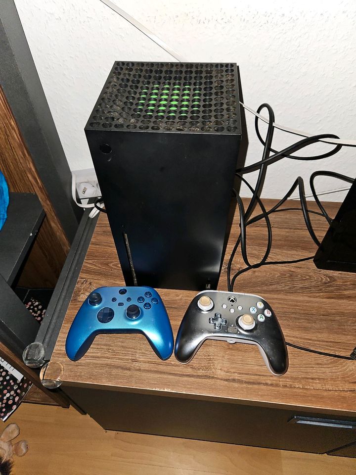 Xbox Series x mit 2 Controller in Wuppertal